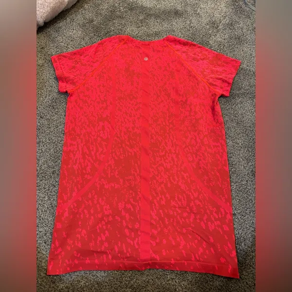 Lululemon Swiftly Tech Short Sleeve - Image 3