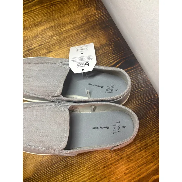 Time and tru gray slip on shoes size 6 - Image 5