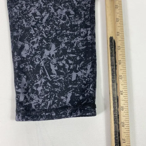 Athleta Capri Leggings Womens Small Black Camo Print‎ Stretch Yoga Gym - Image 6