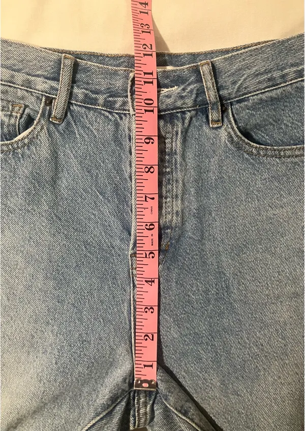 PacSun Light Wash Denim Cutoff Shorts - Image 6