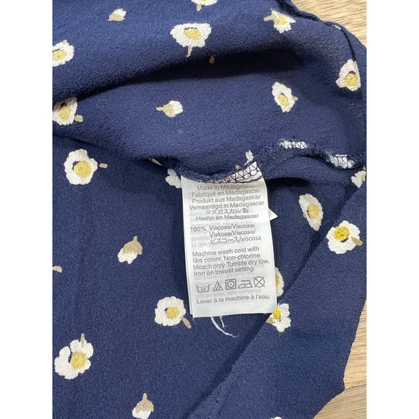 Madewell Size L Navy White Floral V Neck High Low Rayon Top - Image 6