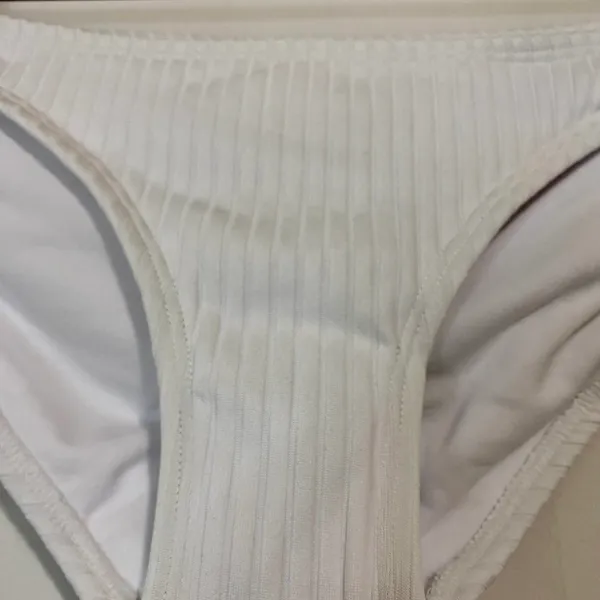 Women’s Ribbed Hipster Bikini Swim Bottom White Size Medium NWT - Image 2