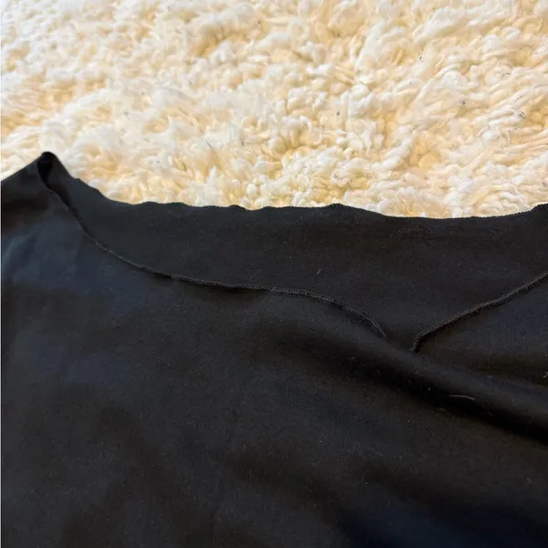 SHEIN Black Off the Shoulder Long Sleeve Crop Top - Image 3