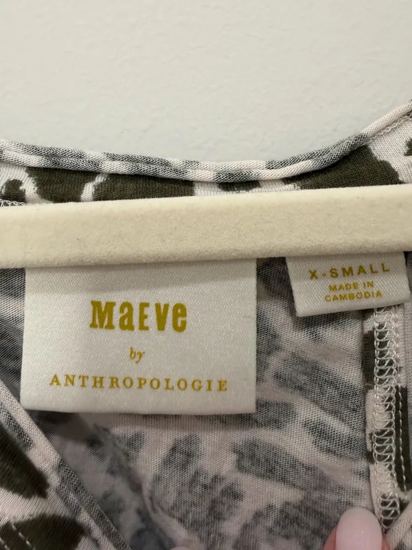 Maeve Anthropologie Olive Green White Abstract Print Ruffle Sleeve Top Size XS‎ - Image 2