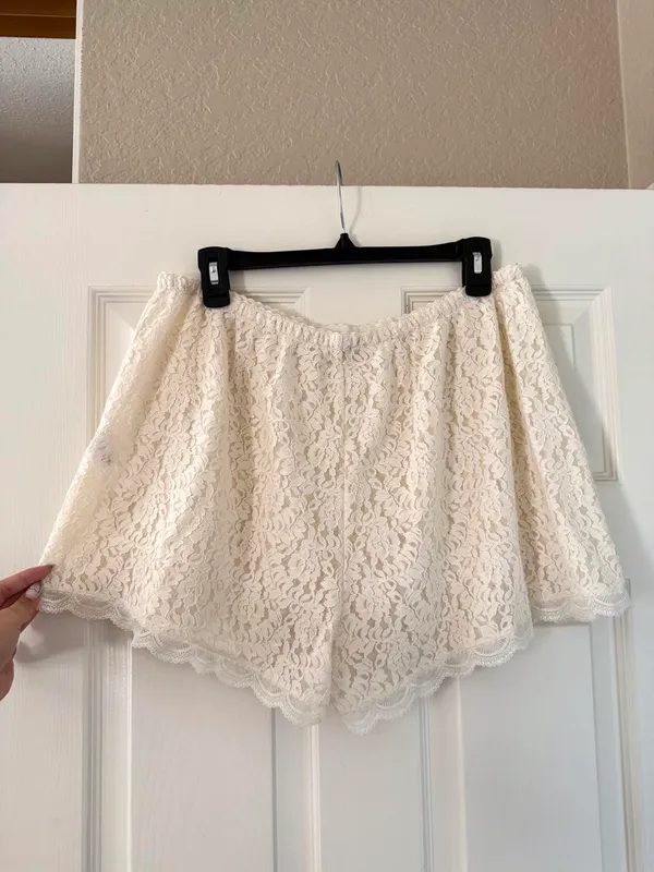 Peppermayo Cream Lace Shorts - Image 3