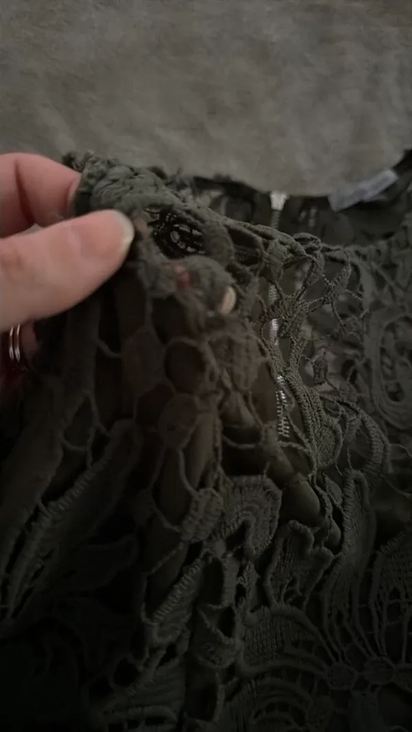 Dark Green Lace Charlotte Russe crop top - Image 4
