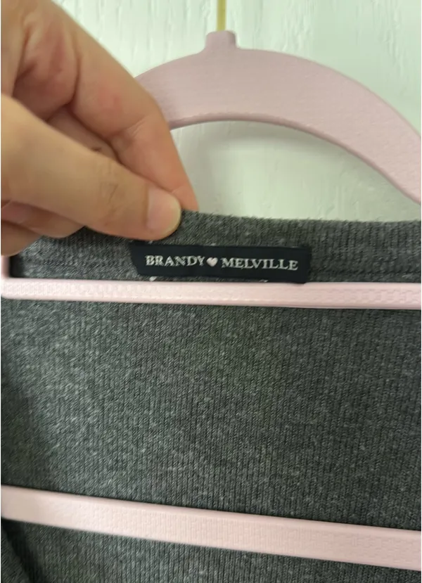 Brandy Melville Grey Knit Crop Henley Long Sleeve - Image 3