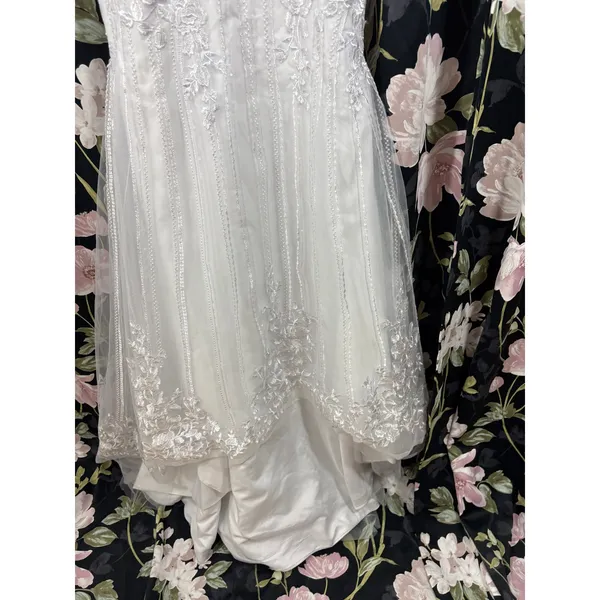 Lanting Bride White Lace embroidered Mermaid Wedding Dress V-Neck S M - Image 9
