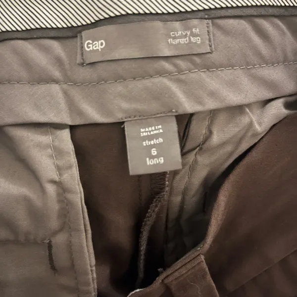 GAP Women's Curvy Fit Flared Leg Brown Chinos - Image 3