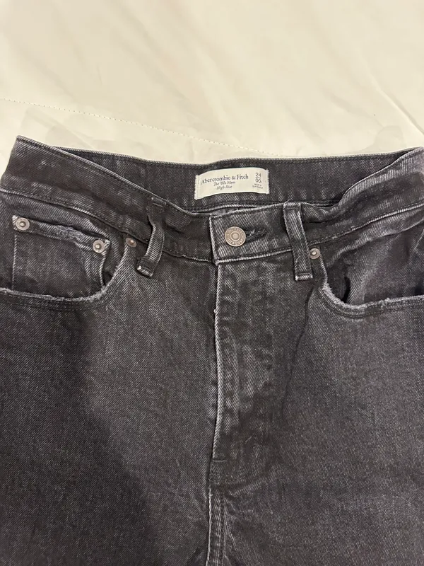 Abercrombie Jeans - Image 2