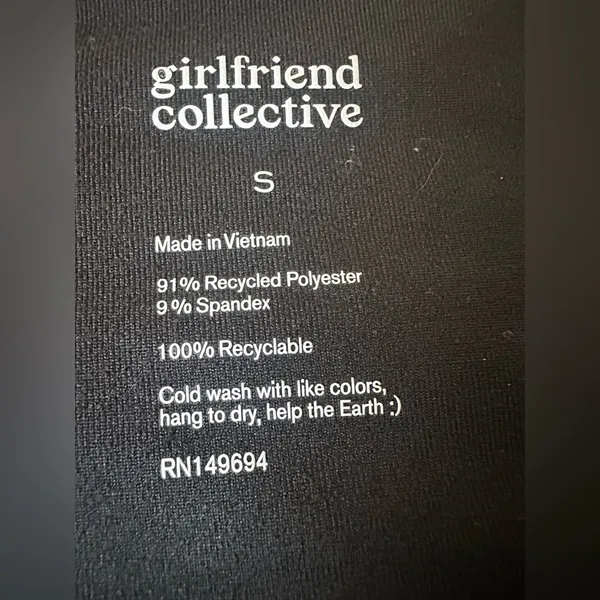 Girlfriend Collective high-low black long sleeve top size small - Image 3