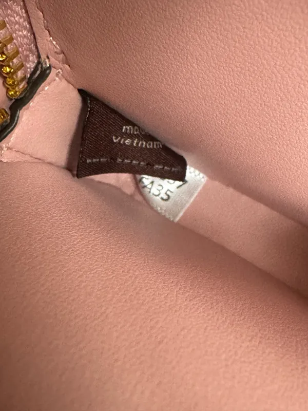 NWT Coach Zip Card Case Signature Denim With Charm CFA35 denim/Gold/Light Pink - Image 5