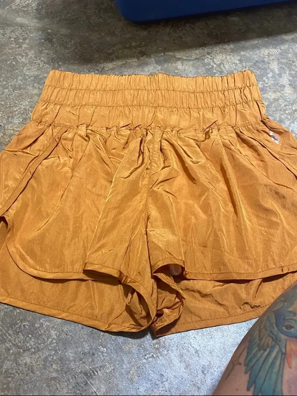 Free People the way home shorts. Size small & Medium - Image 4