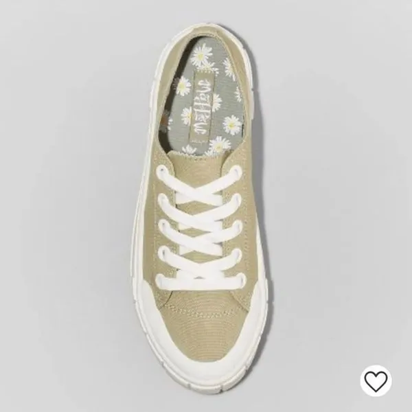 NEW Mad Love Women's Fran Sneakers- Size 8 Green - Image 3