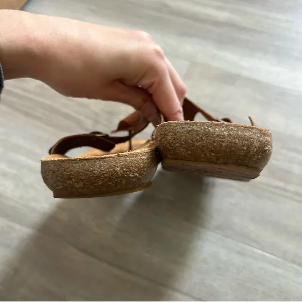 Yokono Made in Spain Ibiza Brown T-Strap Leather Sandals Size 7.5 - Image 7