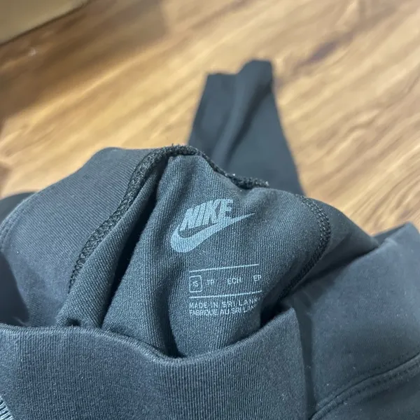 Nike Black Sportswear Essential 7/8 Mid Rise Leggings Size XS - Image 5