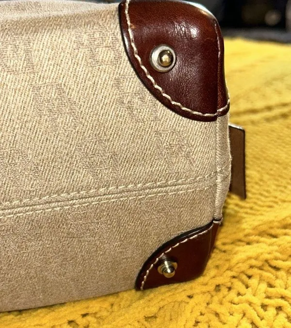 Dooney & Bourke Vintage Signature Beige Monogram Handbag - Image 10