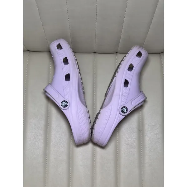 CROCS Classic Clog in Light Lavender 7 Womens Purple - Image 7