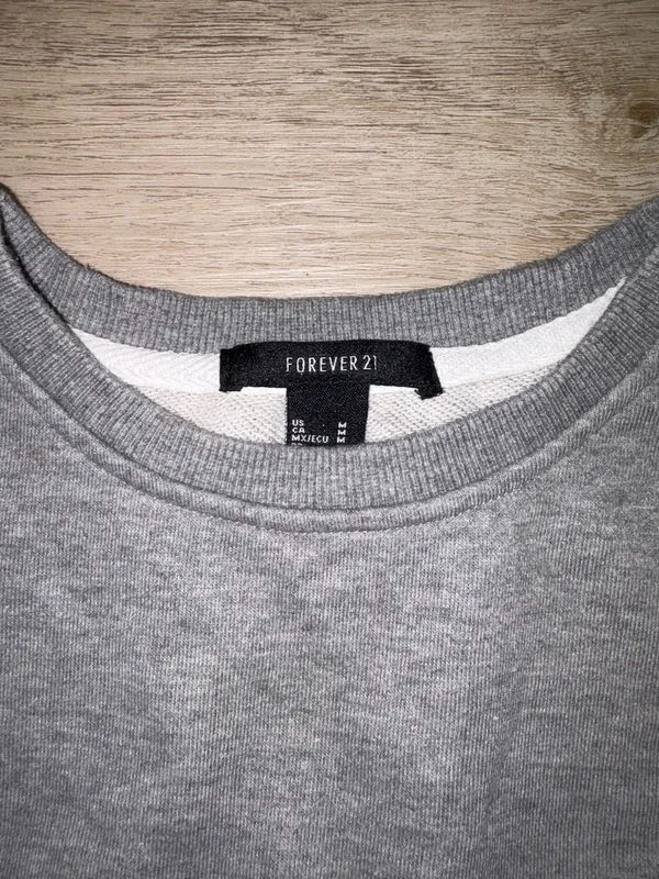 Forever 21 loungewear grey cropped crewneck - Image 3
