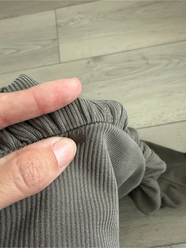 Lululemon Ribbed Softstreme Cropped Jacket size 2 - Image 5