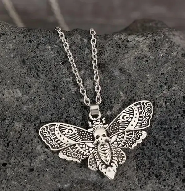 Vintage Butterfly Skull Decor Clavicle Chain Pendant Necklace - Image 2