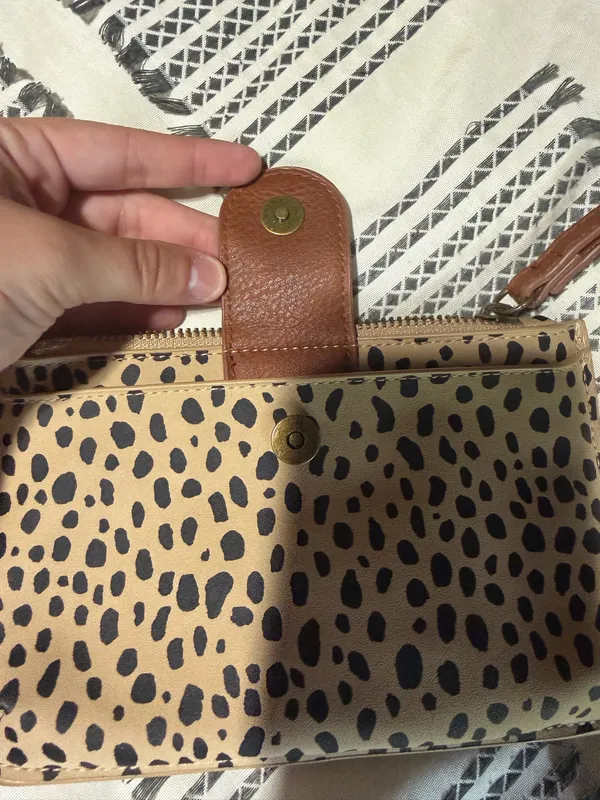 Universal Threads Wallet Wristlet - Image 4