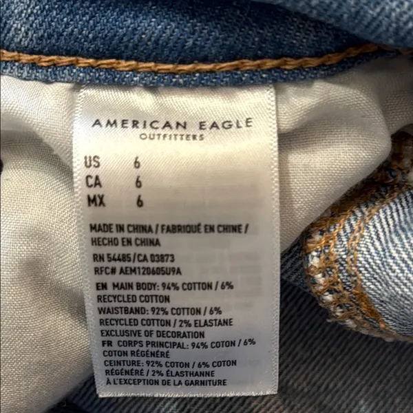 AMERICAN EAGLE Highest Rise 90’s Boyfriend Short Distressed Denim Size 6 - Image 5