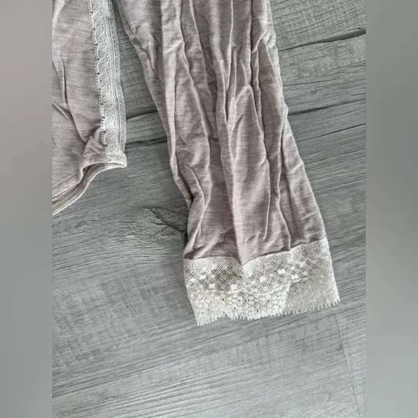 Victoria’s Secret medium sleep set with lace detail - Image 6