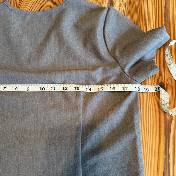 Figs The Technical Collection Catarina One Pocket Gray Scrub Top XS Medical Surg - Image 6