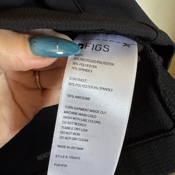 FIGS Indestructible Slim V Neck Scrub‎ Top Sz M 5 Pockets Nurse - Image 8