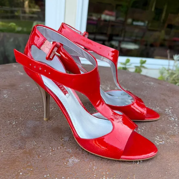 Vtg y2k Nine West red patent leather sexy heels Size 8 #club #party - Image 3