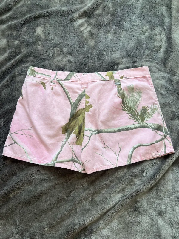 high maintenance camo shorts Pink Size 10 - Image 2