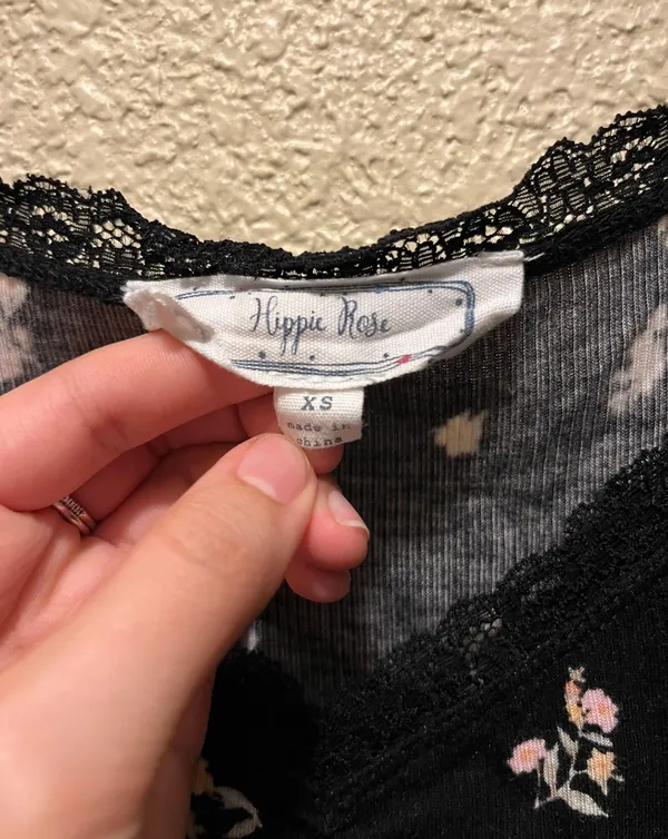 Floral Print Top With Lace - Image 4