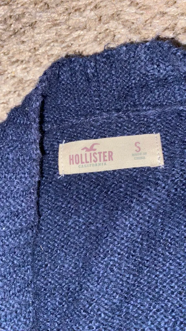 Hollister navy blue knit cardigan - Image 2