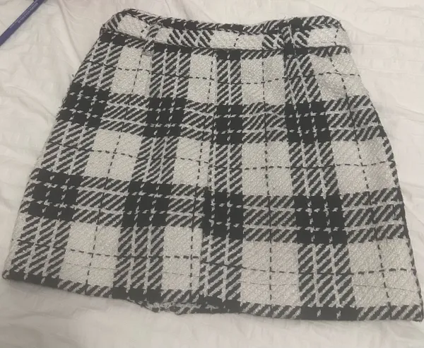 Suggested Title: Zara Basic Tweed Plaid High Waisted Mini Skirt with Belt - Size [S ) - Image 4