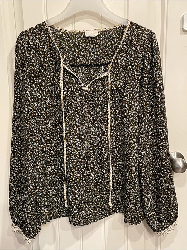 Hem & Thread Black Floral Long-Sleeve Peasant Blouse - Image 3