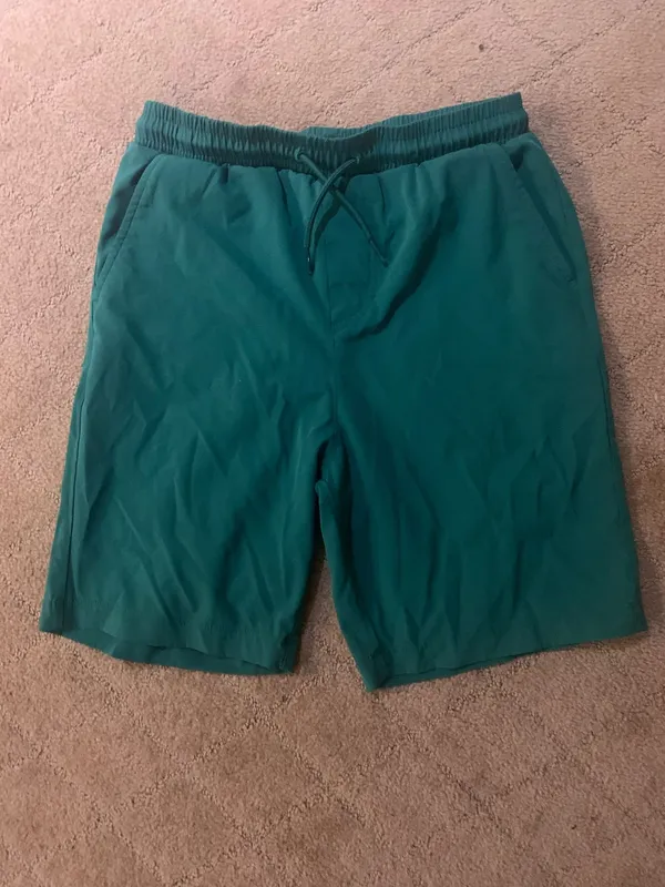 Green Vineyard Vines shorts - Image 2