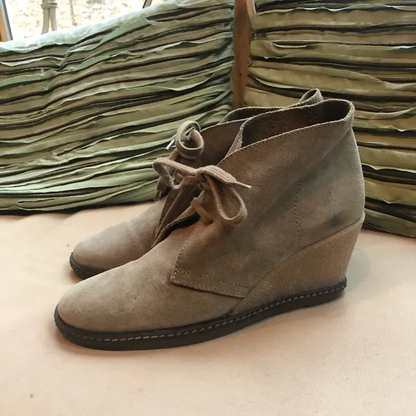 J. Crew Suede Lace Up Wedge Boots size 6 Tan‎ - Image 6