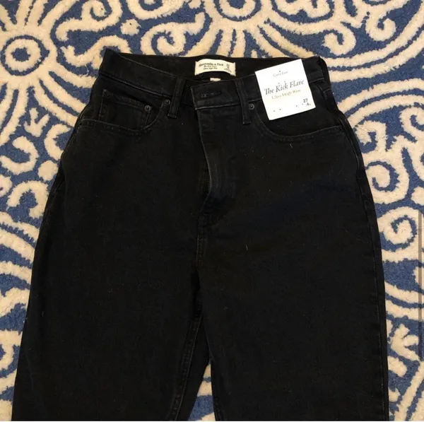 Abercrombie Curve Love High Rise Kick Flare Jeans - Image 4