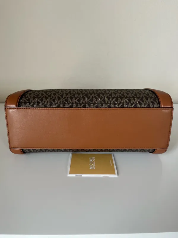 Michael Kors Purse - Image 4
