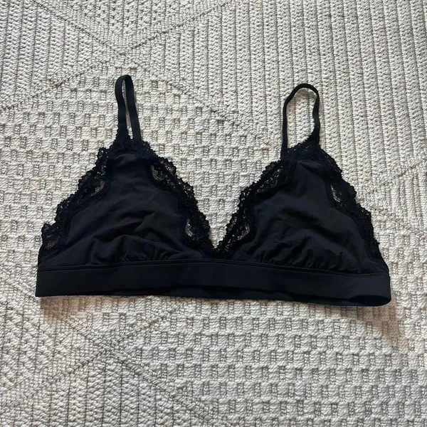 Skims Fits Everybody Lace Triangle Bralette - Image 2