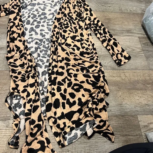 Carly Jean Los Angeles small animal print cardigan - Image 3
