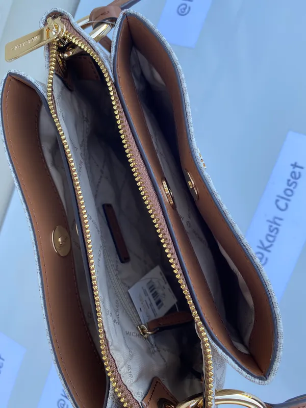 MK Nicole Large Triple Compartment Crossbody- Vanilla - Image 8