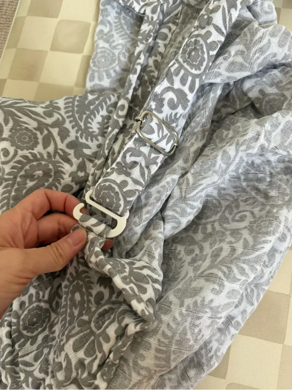Women’s Grey White Paisley Print Nursing Cover Adjustable Pouch NEW - Image 3