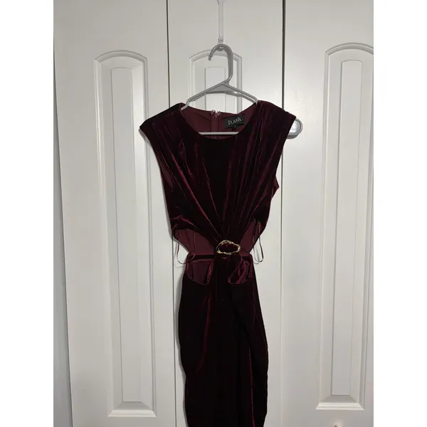 D.ARK Dress Velvet Cutout Burgundy Gold Hardware Midi M NWOT Aesthetic - Image 4