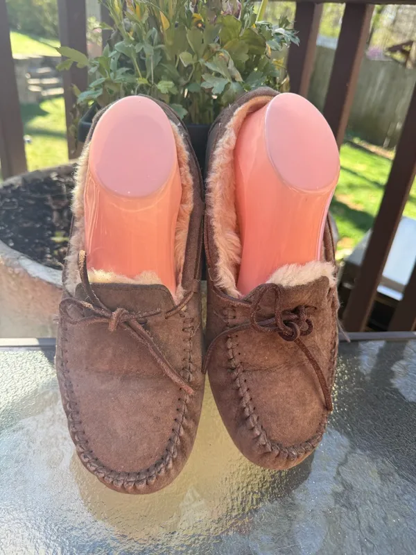 UGG Australia Dakota Brown Sheepskin Moccasin Slippers Shoes Women Size 9 - Image 2