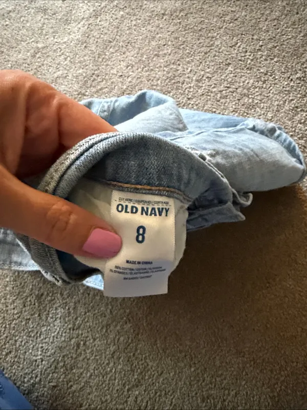 Old Navy Boyfriend Light Wash Denim Shorts - Image 3
