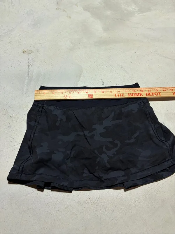 Lululemon Black Camo Active Skort 2 - Image 3