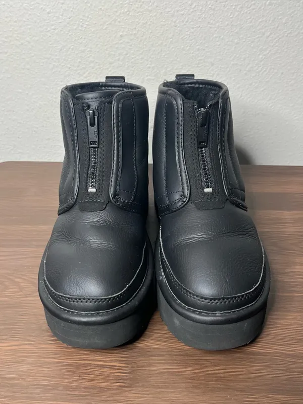 UGG Matte Black Neumel Platform Zip Up Boots Size 5 - Image 4