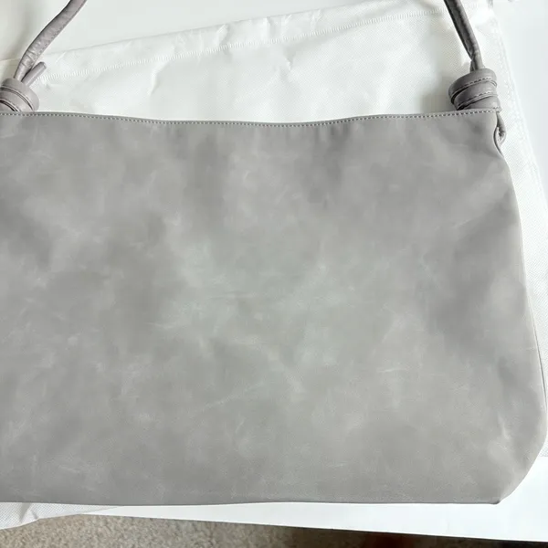 8 OTHER REASONS Betsy Slouch Tote - Image 9
